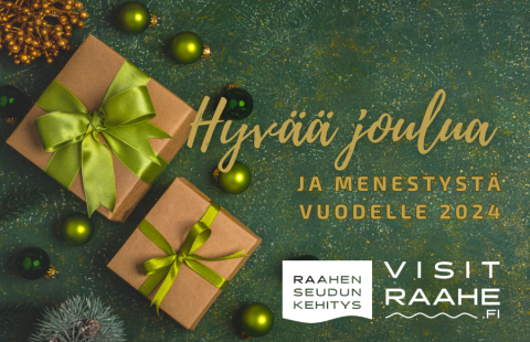 Lahjapaketteja ja joulukoristeita sekä hyvän joulun toivotus Raahen seudun kehitykseltä.